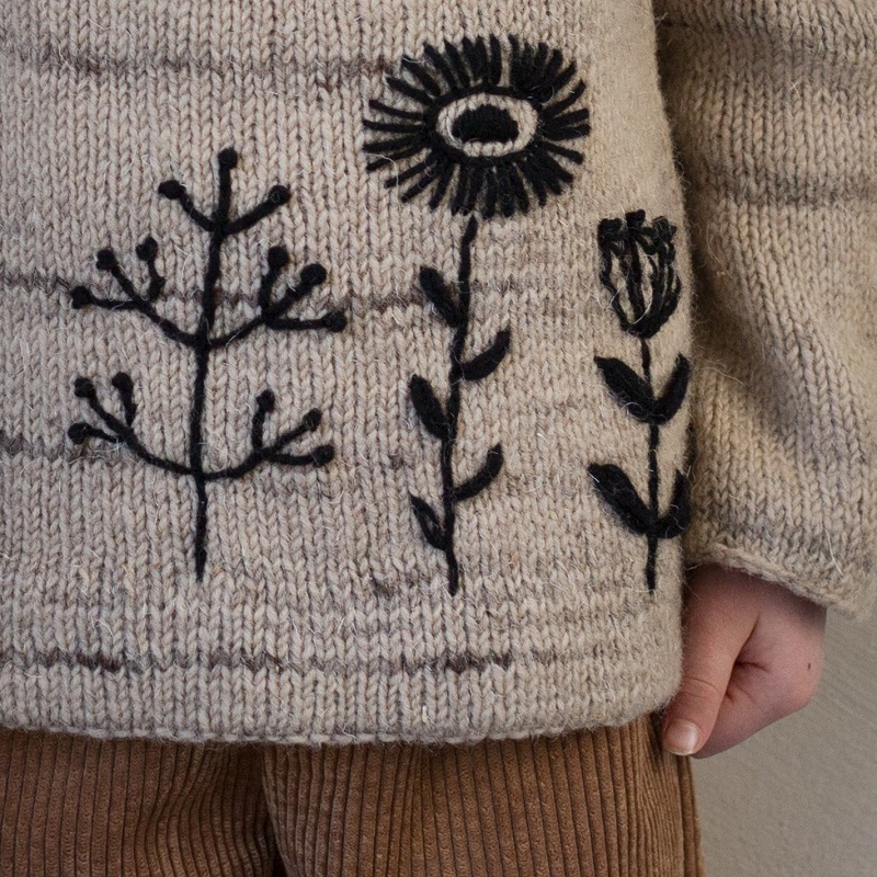 Embroidery on knits - immagine 9